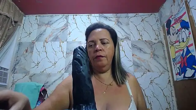 Snapshot of alina_maturehot chatting on 04/19/26, 05:19 alina maturehot online show from 04/19/26, 05:19