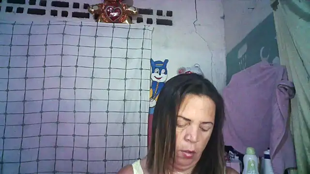 Snapshot of alina_maturehot chatting on 03/23/25, 07:42 alina maturehot online show from 03/23/25, 07:42