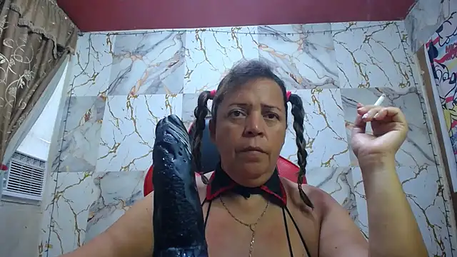 Snapshot of alina_maturehot chatting on 05/16/26, 10:47 alina maturehot online show from 05/16/26, 10:47