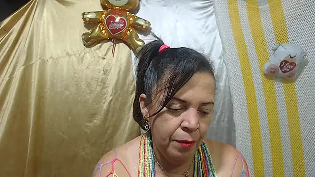 Snapshot of alina_maturehot chatting on 03/18/25, 12:50 alina maturehot online show from 03/18/25, 12:50