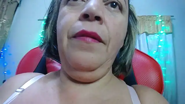 Snapshot of alina_maturehot chatting on 10/08/25, 08:38 alina maturehot online show from 10/08/25, 08:38