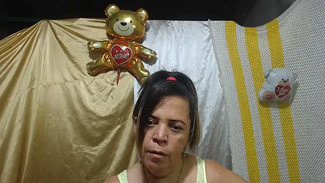 Snapshot of alina_maturehot chatting on 03/16/25, 12:00 alina maturehot online show from 03/16/25, 12:00