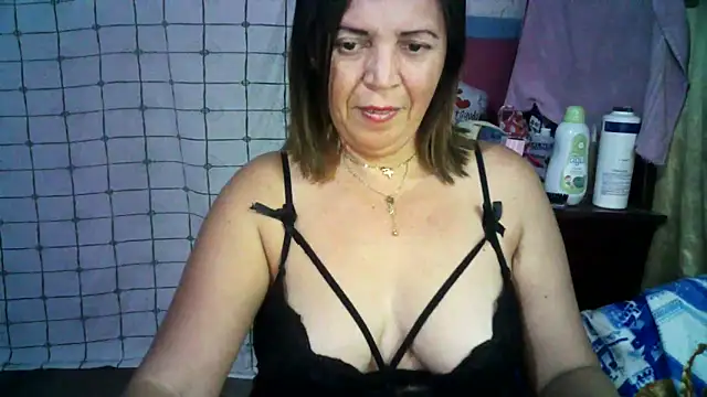 Snapshot of alina_maturehot chatting on 03/22/25, 04:14 alina maturehot online show from 03/22/25, 04:14