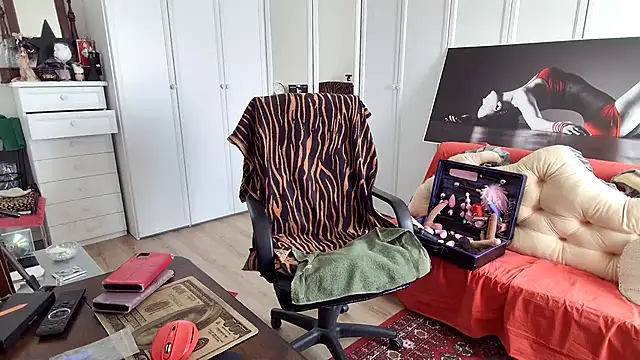 Chanel Noire online show from 04/03/26, 12:55