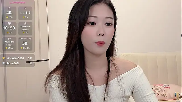 Snapshot of yunyun121 chatting on 10/14/25, 03:01 yunyun121 online show from 10/14/25, 03:01