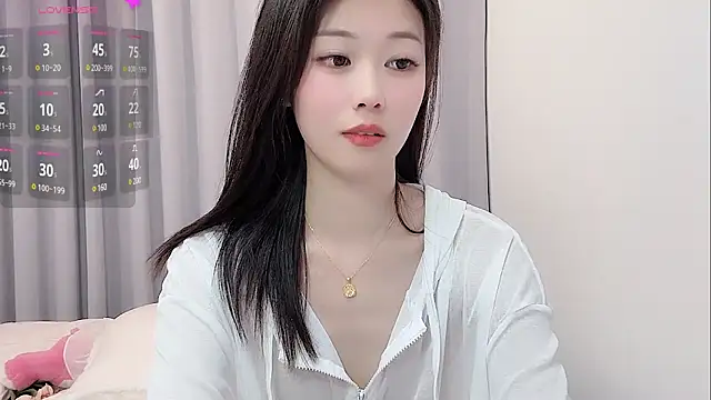 Snapshot of yunyun121 chatting on 02/24/25, 12:16 yunyun121 online show from 02/24/25, 12:16