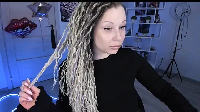 Snapshot of HoneySallyMoore chatting on 02/08/26, 01:53 HoneySallyMoore online show from 02/08/26, 01:53