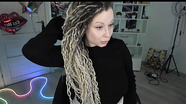 Snapshot of HoneySallyMoore chatting on 03/12/26, 01:33 HoneySallyMoore online show from 03/12/26, 01:33