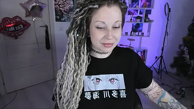 Snapshot of HoneySallyMoore chatting on 11/30/25, 04:19 HoneySallyMoore online show from 11/30/25, 04:19