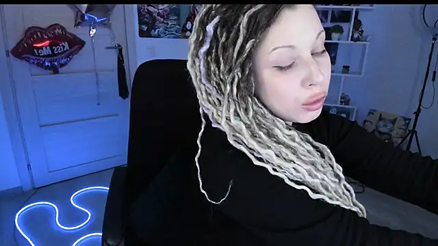 Snapshot of HoneySallyMoore chatting on 02/21/26, 02:41 HoneySallyMoore online show from 02/21/26, 02:41