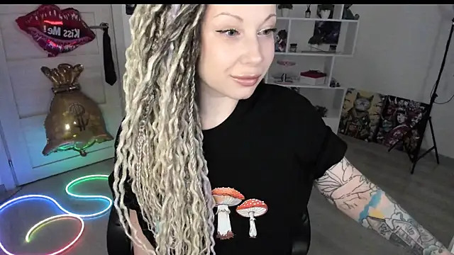 HoneySallyMoore online show from 05/14/26, 07:44