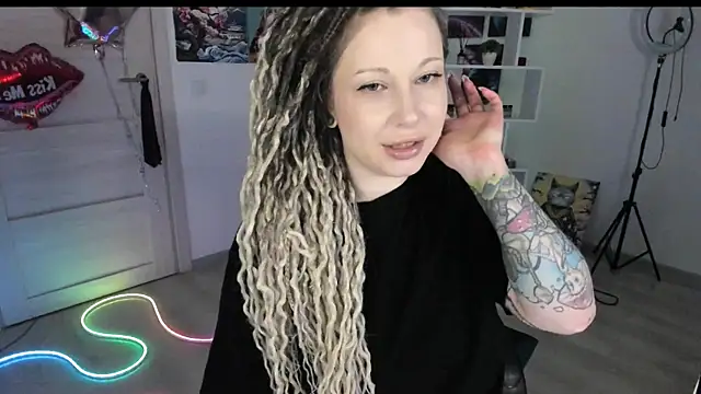 Snapshot of HoneySallyMoore chatting on 03/06/26, 07:09 HoneySallyMoore online show from 03/06/26, 07:09