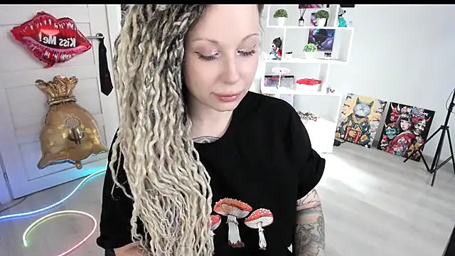 HoneySallyMoore online show from 06/18/26, 03:50