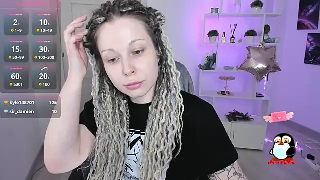 Snapshot of HoneySallyMoore chatting on 01/24/25, 11:45 HoneySallyMoore online show from 01/24/25, 11:45