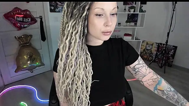 HoneySallyMoore online show from 05/01/26, 06:46