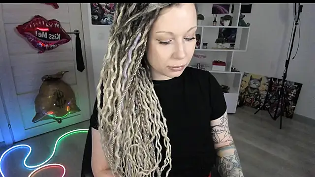 HoneySallyMoore online show from 05/03/26, 07:06