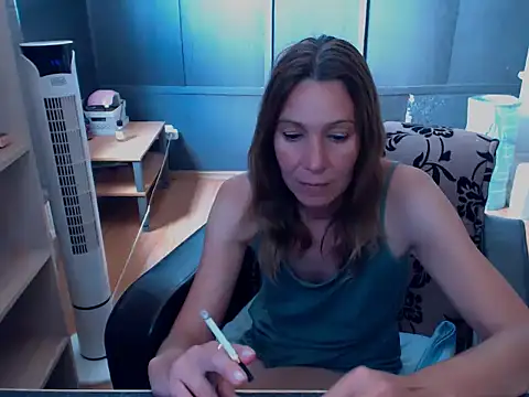 hannaha online show from 06/10/26, 12:28