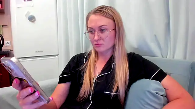 Snapshot of your_Goddess_Eva chatting on 10/08/25, 07:25 your Goddess Eva online show from 10/08/25, 07:25