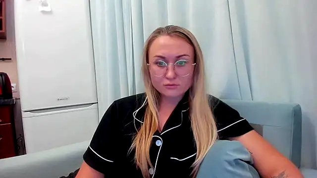 Snapshot of your_Goddess_Eva chatting on 09/23/25, 08:38 your Goddess Eva online show from 09/23/25, 08:38