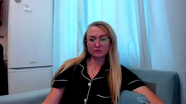 Snapshot of your_Goddess_Eva chatting on 09/20/25, 12:21 your Goddess Eva online show from 09/20/25, 12:21