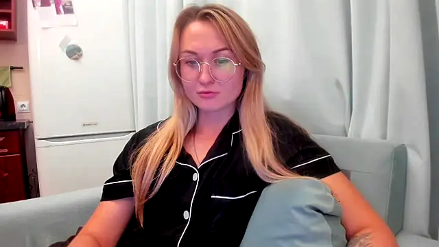 Snapshot of your_Goddess_Eva chatting on 10/07/25, 08:10 your Goddess Eva online show from 10/07/25, 08:10