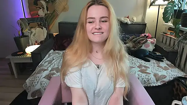 Snapshot of Alexa_Pirs chatting on 04/25/26, 01:25 Alexa Pirs online show from 04/25/26, 01:25