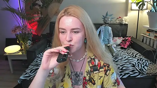 Alexa Pirs online show from 07/17/26, 02:47