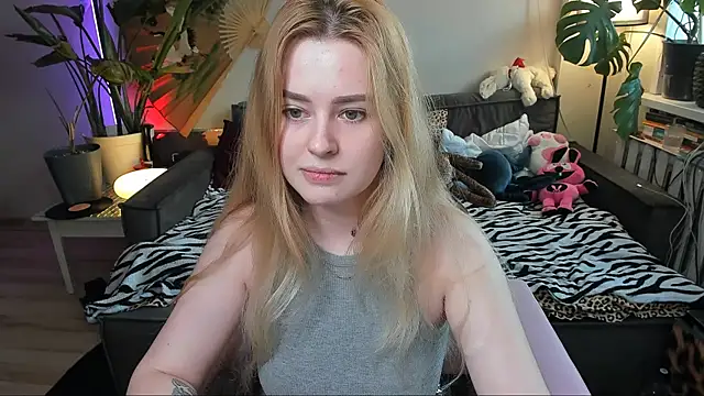 Alexa Pirs online show from 04/05/26, 02:57