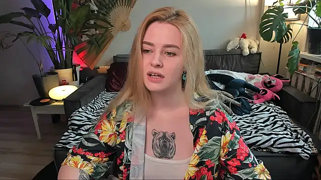 Alexa Pirs online show from 03/26/26, 12:47