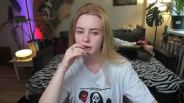 Alexa Pirs online show from 03/06/26, 01:17