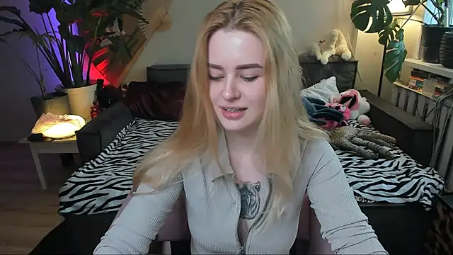 Alexa Pirs online show from 03/19/26, 01:11