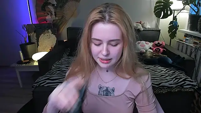 Alexa Pirs online show from 04/15/26, 04:11