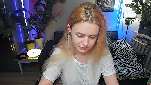 Snapshot of Alexa_Pirs chatting on 12/04/25, 09:14 Alexa Pirs online show from 12/04/25, 09:14