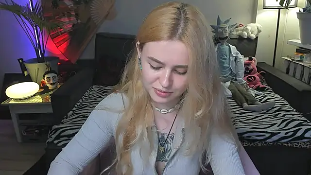 Alexa Pirs online show from 07/25/26, 04:46