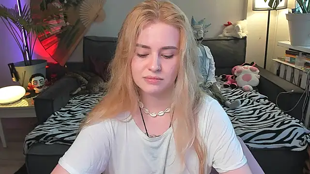 Alexa Pirs online show from 07/07/26, 02:42