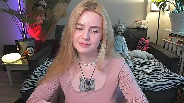 Alexa Pirs online show from 07/19/26, 02:03