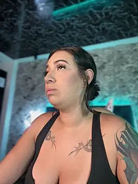 Snapshot of Scarlett-LS chatting on 11/15/25, 04:05 Scarlett-LS online show from 11/15/25, 04:05