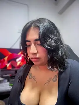 Snapshot of Scarlett-LS chatting on 11/03/25, 01:22 Scarlett-LS online show from 11/03/25, 01:22