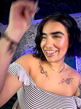 Snapshot of Scarlett-LS chatting on 12/04/25, 02:10 Scarlett-LS online show from 12/04/25, 02:10