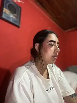 Snapshot of Scarlett-LS chatting on 11/18/25, 02:49 Scarlett-LS online show from 11/18/25, 02:49