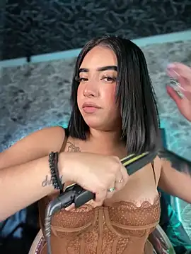 Snapshot of Scarlett-LS chatting on 11/16/25, 01:43 Scarlett-LS online show from 11/16/25, 01:43