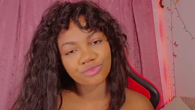 Snapshot of Daphnewalker__ chatting on 12/17/25, 11:04 Daphnewalker online show from 12/17/25, 11:04