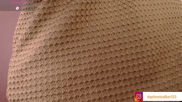 Snapshot of Daphnewalker__ chatting on 03/27/26, 11:27 Daphnewalker online show from 03/27/26, 11:27