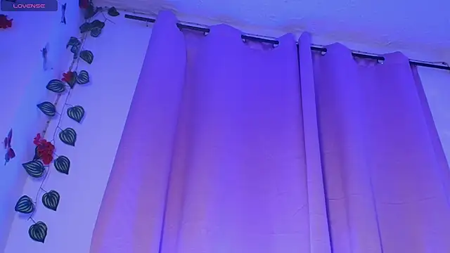 Daphnewalker   online show from 05/22/26, 11:41