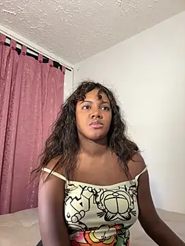 Snapshot of Daphnewalker__ chatting on 10/28/25, 02:12 Daphnewalker online show from 10/28/25, 02:12