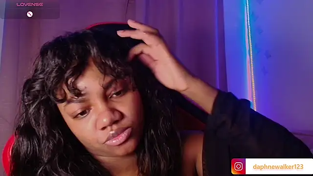 Snapshot of Daphnewalker__ chatting on 02/17/26, 12:02 Daphnewalker online show from 02/17/26, 12:02