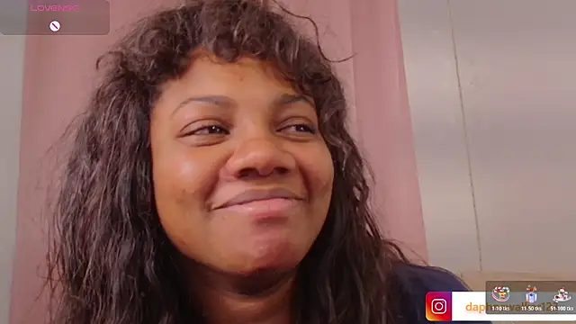 Snapshot of Daphnewalker__ chatting on 03/22/26, 10:33 Daphnewalker online show from 03/22/26, 10:33