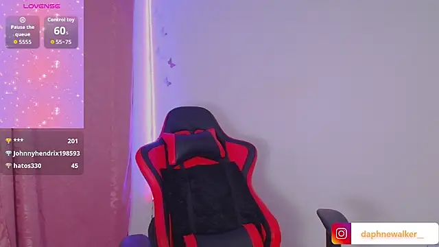 Snapshot of Daphnewalker__ chatting on 09/15/25, 06:58 Daphnewalker online show from 09/15/25, 06:58