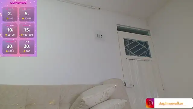 Snapshot of Daphnewalker__ chatting on 10/09/25, 10:38 Daphnewalker online show from 10/09/25, 10:38