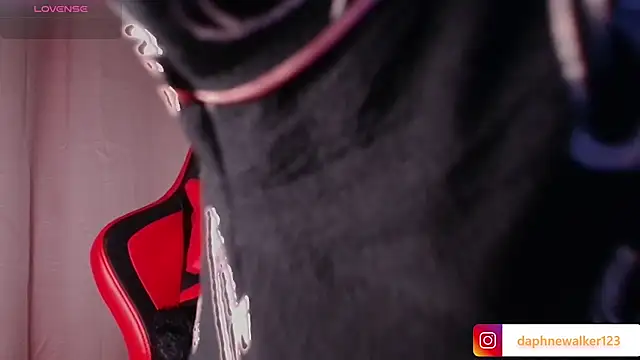 Snapshot of Daphnewalker__ chatting on 02/25/26, 12:16 Daphnewalker online show from 02/25/26, 12:16